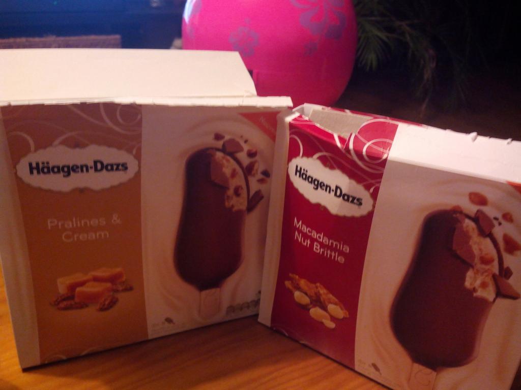 BernardLAVILLE's tweet image. Y en a plus.... #HaagenDazs  #styleinside