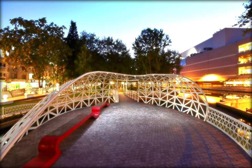 "Kaybettiğinde değil, vazgeçtiğinde yenilirsin."
Gaziantep sevdamızdan vazgeçmeyeceğiz...
Geceniz aydınlık olsun...