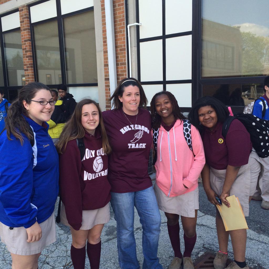 gabbie_menei's tweet photo. Favorite teacher @MsClearysclass @zyianna__ @Jill_Starecky http://t.co/6pF3fEaGlU