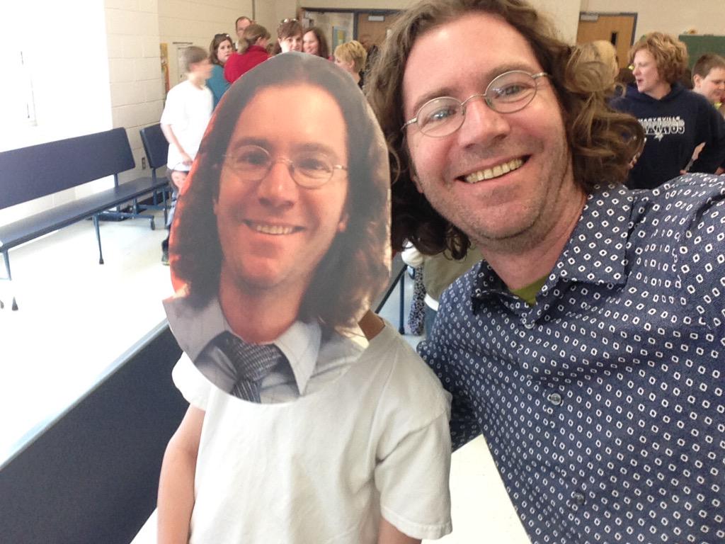 kithard's tweet photo. Honored to meet my 5th grade doppelgänger at the Gardens elementary talent show. CC: @MrsGG11 #miched http://t.co/bOjnvynoOL