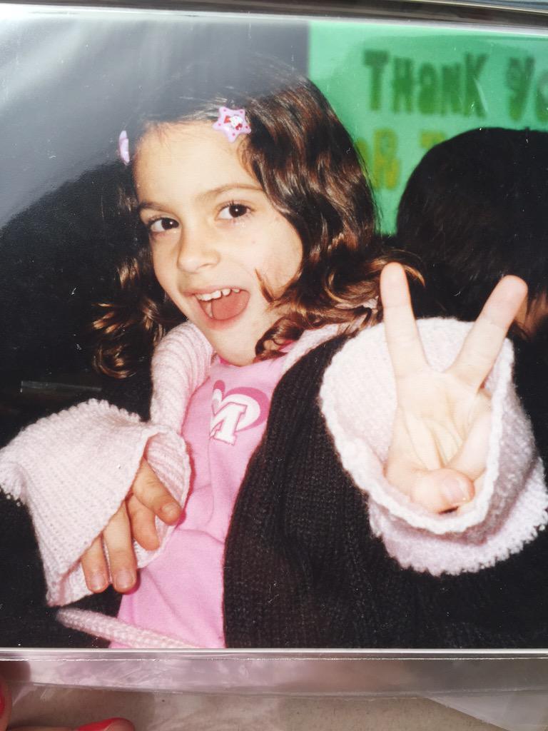 viciousabs's tweet photo. Me morí de amor #MiniTini 💗 @TiniStoessel 💘 http://t.co/FFuI1NgVdy