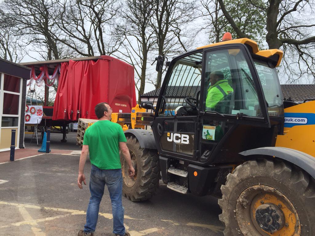 bexteacher's tweet photo. @StGeorgesFest @MrGeorgeClarke we don't do things by half! local firm sent fork lift to help with our amazing space! http://t.co/hpTCg1y3Em