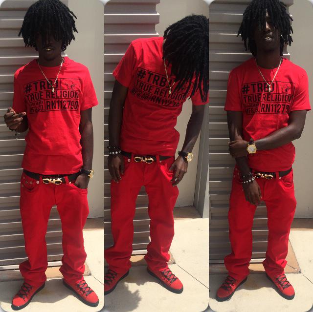 Shotta_Scoop's tweet photo. All year round I hold it down #GradBash2015 #TRBJ ๐ด๐ด๐ด http://t.co/ovjhXRPJx7