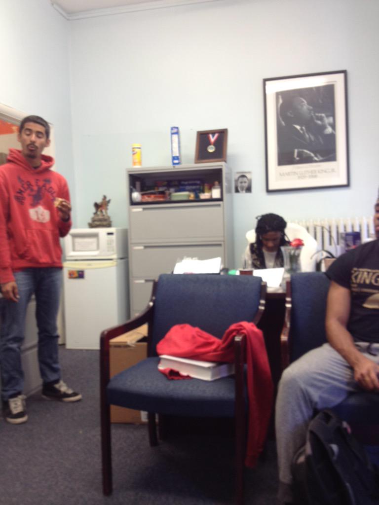 travismccown's tweet photo. @officialjaden @OfficialWillow we are having an awesome discussion on student rights. join!!!! Come to the @GWMSSC! http://t.co/L2XHditebz