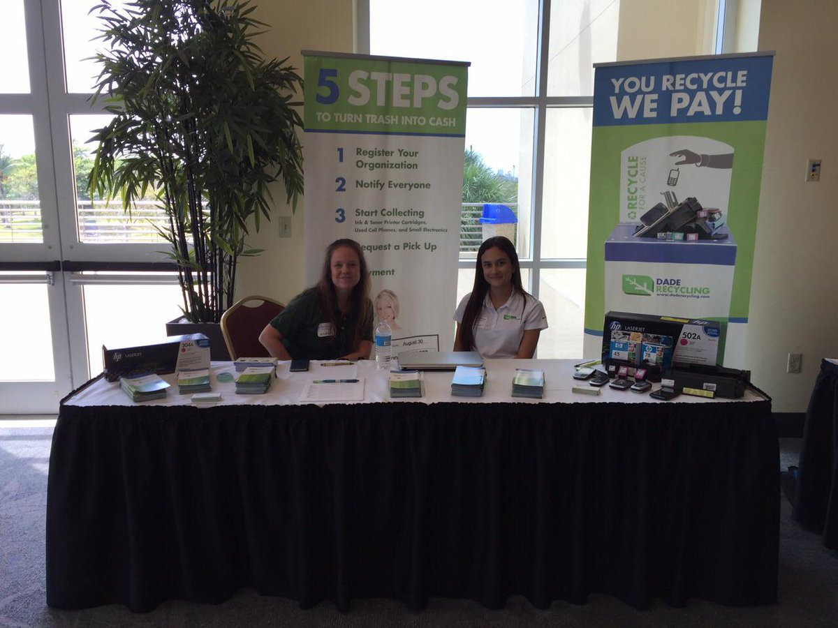 DadeRecycling's tweet photo. @DadeRecycling Today at the #RecyclingEnergyForum ! @JPRitten http://t.co/BcWOe9SGVT