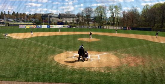 NeumannRec's tweet photo. @NeumannCBB holds a 2-1 advantage in the top of the fourth http://t.co/Zi0BVrSz9A