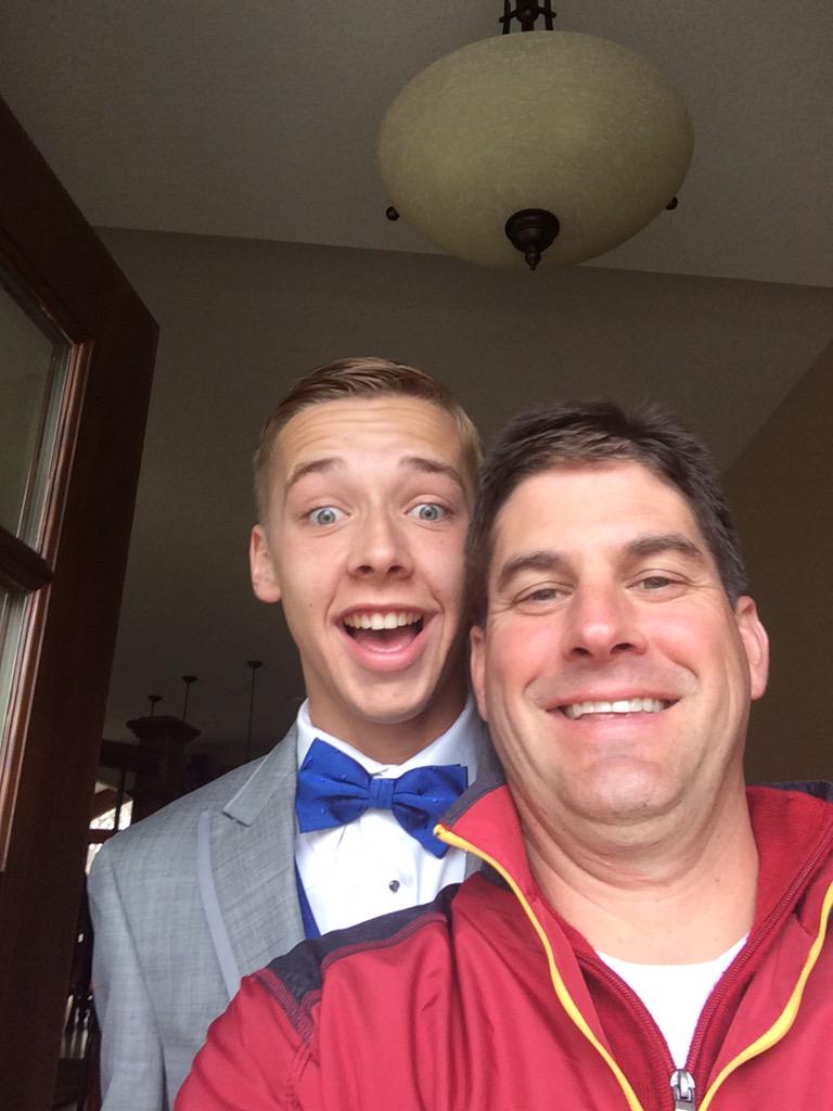 MarkyT34's tweet photo. Happy birthday Mr. Roper #selfieswithbub http://t.co/bTkRCHBGMS