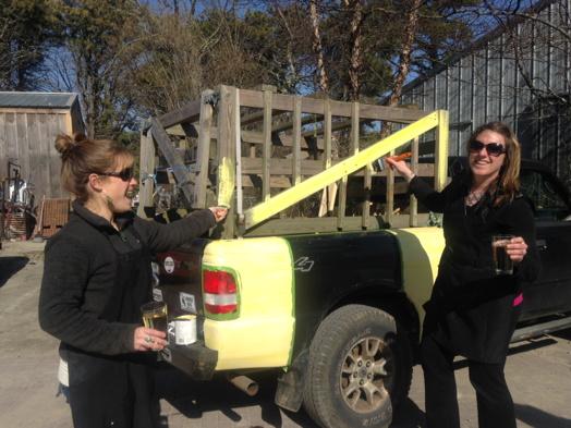 CiscoBrewers's tweet photo. #ciscodaffy fun for #ackdaffy on #Nantucket it's like #pintsandpaints but for trucks http://t.co/HzIKfjCI9B