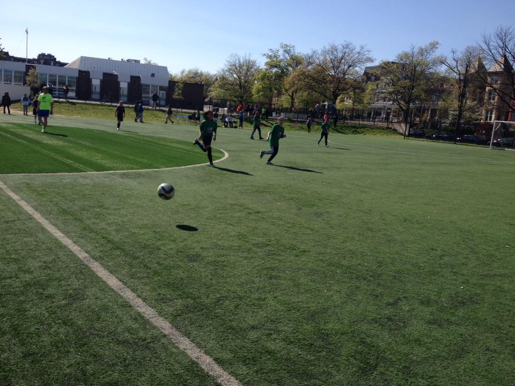 DCSCORES's tweet photo. Game on between @ChavezPrep_NW and Lincoln girls teams! #DCSGameDay http://t.co/oq0Fkc7gpI