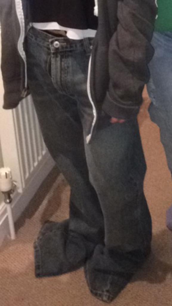 anniebuxton_'s tweet photo. New skinnys x http://t.co/gBZe78ZK6p