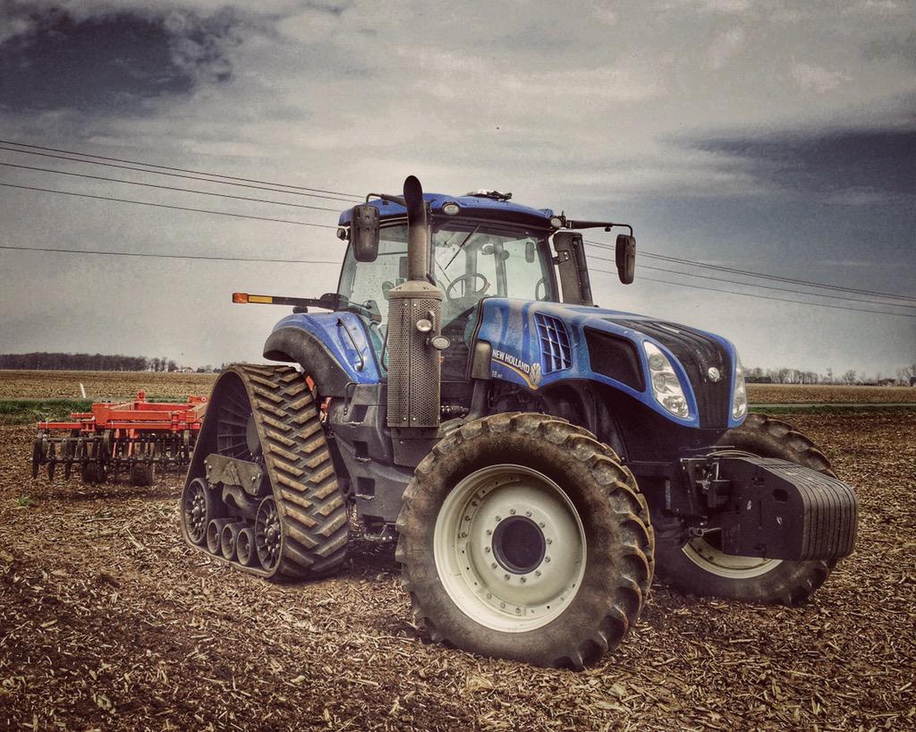 NHAgriculture's tweet image. RT @AutoCommandCVT: .@NHAgriculture .@NewHollandAG represent on #AutoCommand Friday.