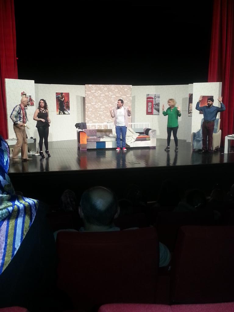 gbozer82's tweet photo. Hiç bukadar güldüğümü hatırlamıyorum #tiyatronağme #Esatgiloyuncuları #çileklispagetti @nameisatgil @KSalcioglu http://t.co/uZAw4jnac6