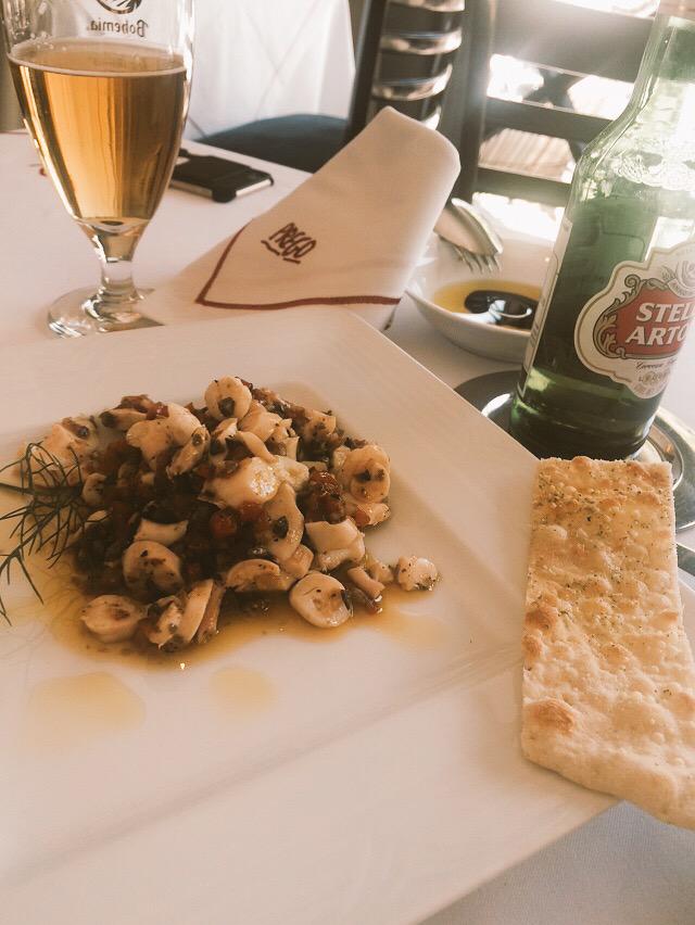 Dioni_Gonzalez's tweet photo. Mmmm si me lo merezco, para hoy nada como un pulpito y una cervecita bien fría. Deli @PregoMx de lo mejor en Polanco http://t.co/cUlXCJGaKf
