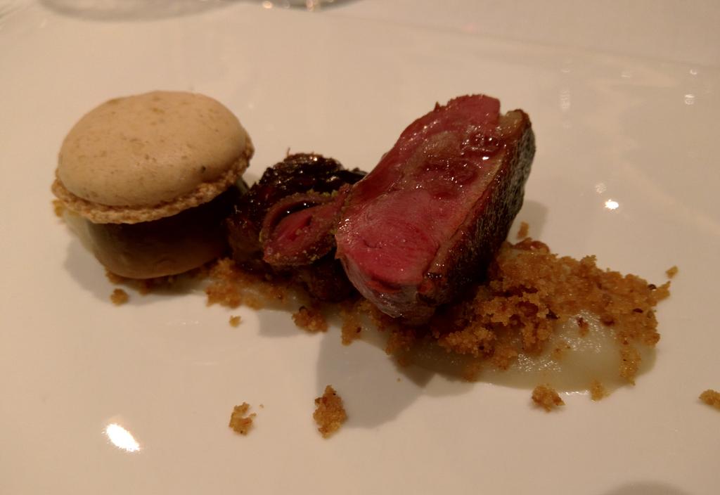 christonge's tweet photo. #8 Pigeon and goose liver with hazelnut mousse #finishingoff @Bego_LASALITA @HotelVillaMagna http://t.co/O5N6MR4m2Q
