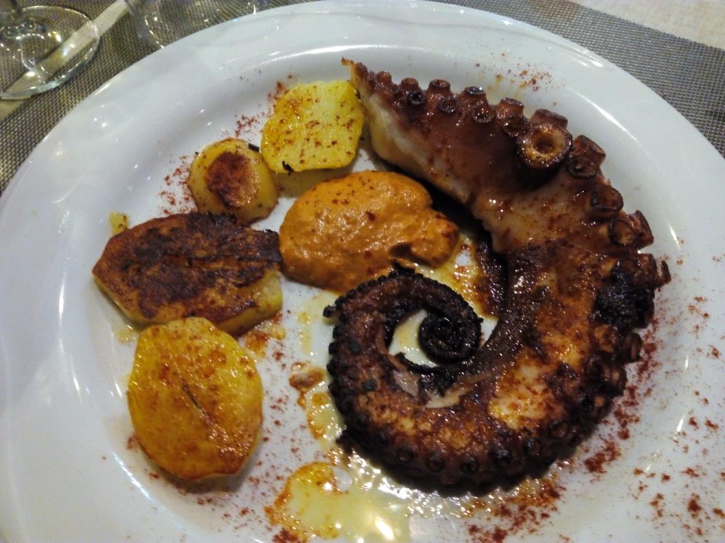 jllabellon's tweet photo. @mostradecuines @GinTapaCalvia @McaFeelings En su punto, sabroso y abundante. Que buen plato nos acabamos de de comer http://t.co/23jRzzcmFv