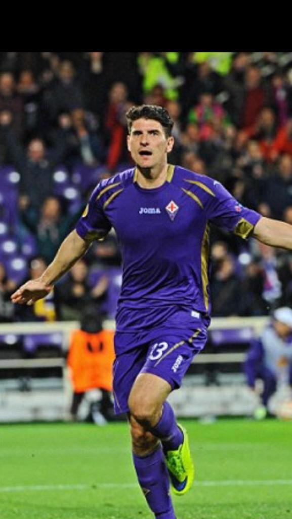 bernardbrogan's tweet photo. What I do in my spare time!! Doing my bit for Fiorentina :) well spotted ha http://t.co/gwcmlTJ2X5