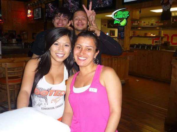 MichelineGoupil's tweet photo. @BigBrotherCA @arisacox who would have known that #BbcanSindy is a HOOTERS girl/manager #BBCAN3 http://t.co/g3lAelBRSk