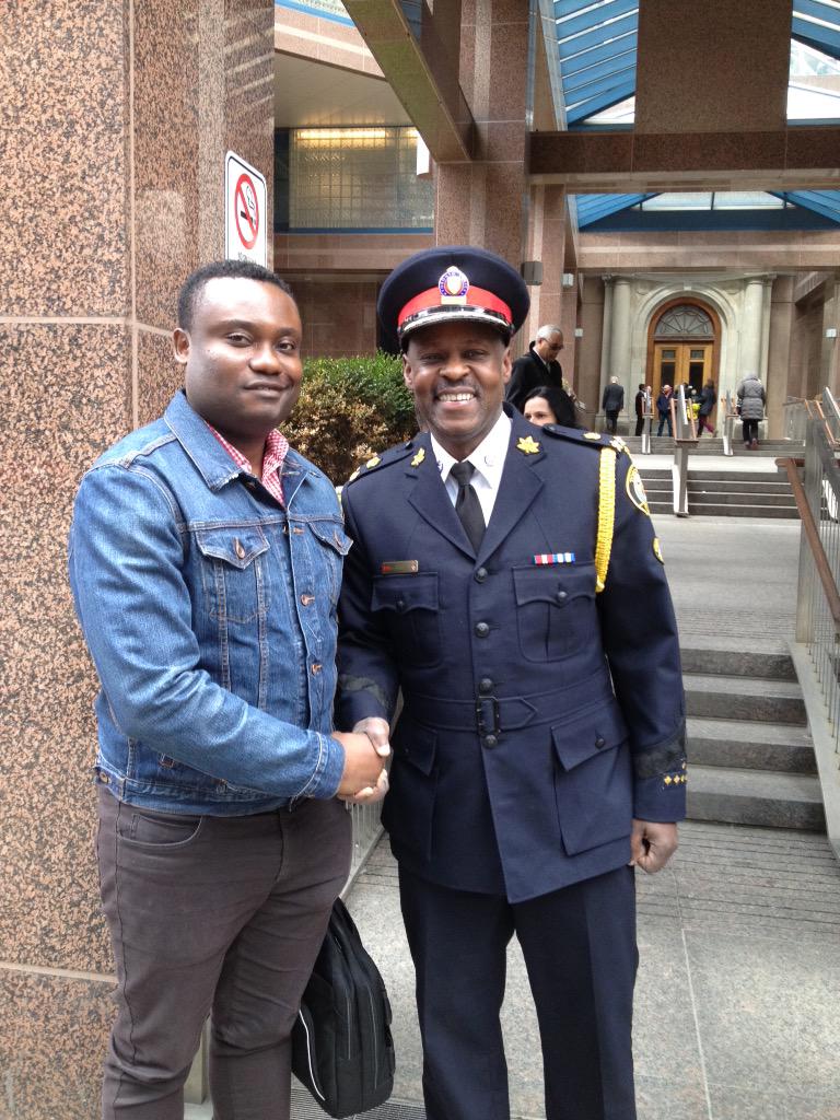 FrantzstLouis's tweet photo. Incoming Toronto Police chief # Mark Sanders. # Thanks again Bill Blair for your incredible work👍 http://t.co/jzSqSQQ1K7