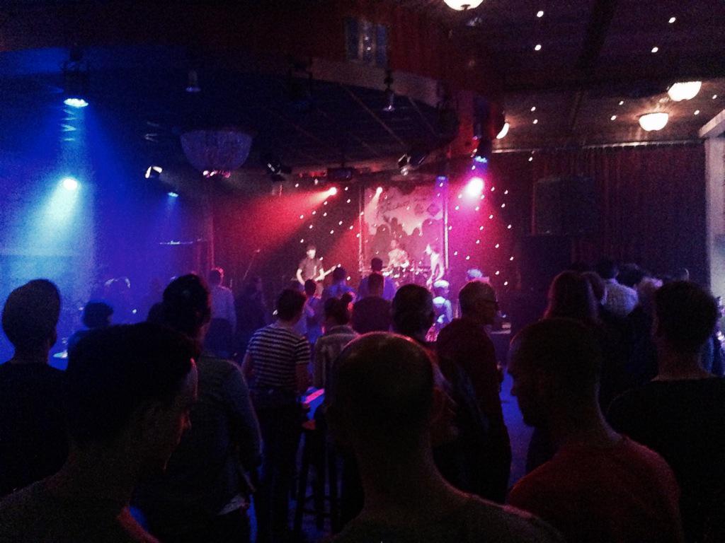 Mooie <a href="/wraakvansalland/">deWraakvanSalland</a> in <a href="/deleerenlampe/">De Leeren Lampe</a> #raalte