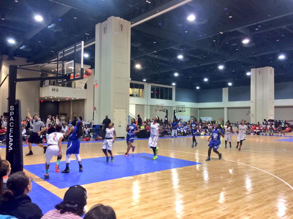 raleighncsports's tweet photo. Full day of action at the #deepsouthclassic in downtown Raleigh. Nearly 400 teams on 20 courts http://t.co/C1bSiR9Z9D