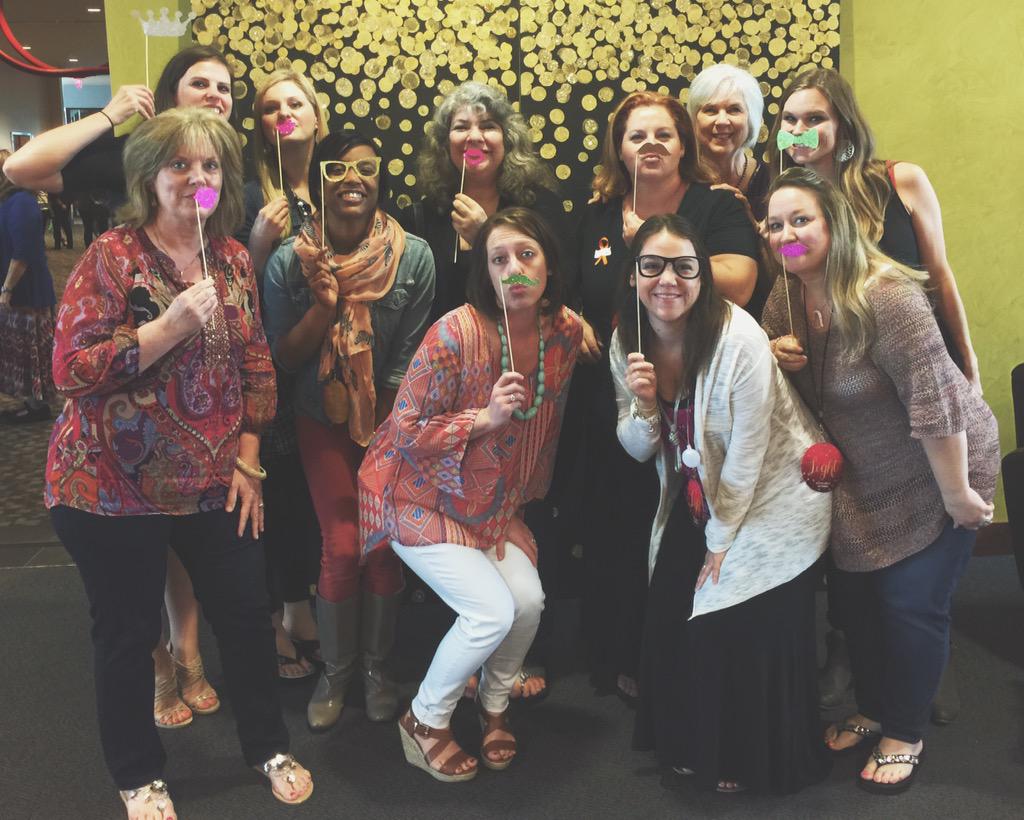 GWSingleParents's tweet photo. We're having such a blast so far! If you're going to Conference B, you're in for a treat! #PinkImpact #BeALight http://t.co/gkkctkMlM2