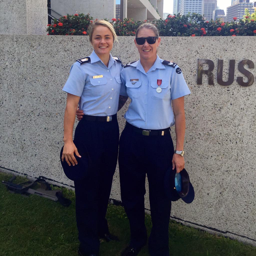 RachelCrothers1's tweet photo. ANZAC Day March in Brisbane commemorating 100 years http://t.co/iOl8vw1E34