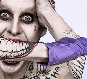 TJ_Wiggles's tweet photo. SPOILER ALERT: At some point in the film, the #Joker's gonna do this. #SuicideSquad #prediction #Fingermustache http://t.co/KDRggpKb0V