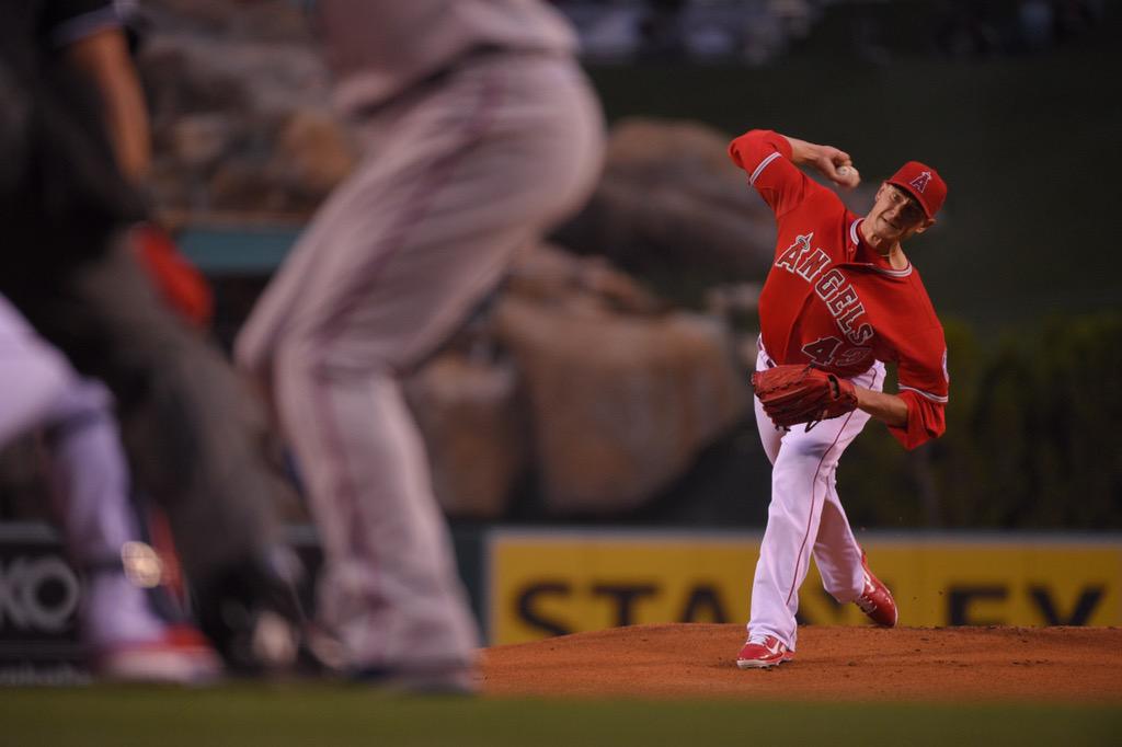 Angels's tweet photo. Looking good @GRICHARDS26! Welcome back to the mound #AtTheBigA. #GRich #Angels http://t.co/4fsCFB1NGw