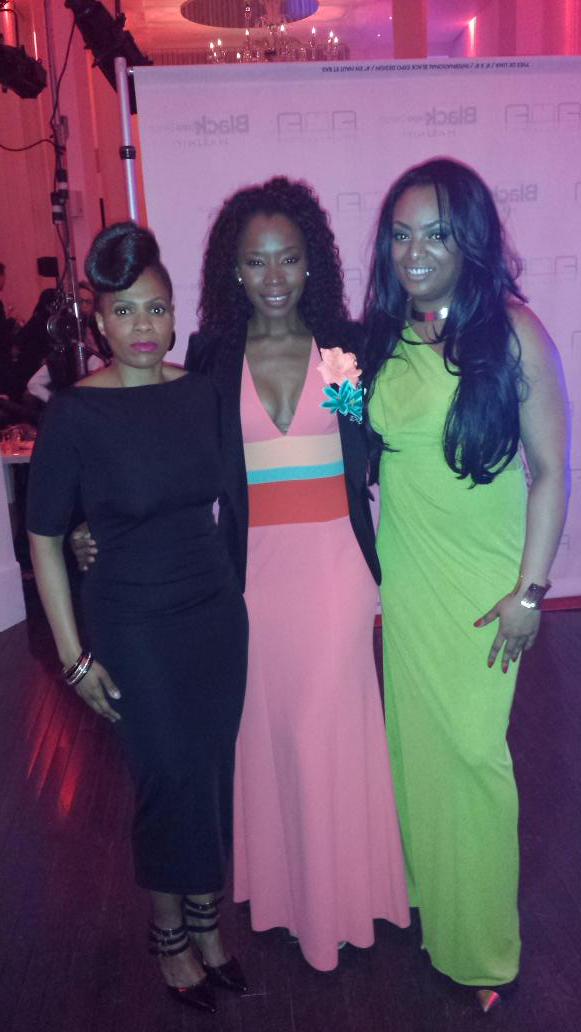 AMADesignMtl's tweet photo. Outfit of the night spotted at the #BlackExpoDesign @FitWeatherGirl @JennKimNuelz  #Fashion #Montreal #ootd #ootn http://t.co/HRb8fZjFds