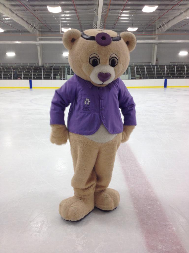 Extreme_Edge's tweet photo. Dr. Patch-Up on ice with Coach Angela!
Great show, thx @skateshpk Kira &amp; Jordan #inspiring @StolleryKids http://t.co/1jkxmxIZYs