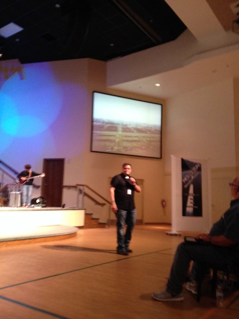 Mc_Allister92's tweet photo. @Patschatz bringing an intense #Word at #MoMen15 Gods about to move!! http://t.co/avZNPGPFWt