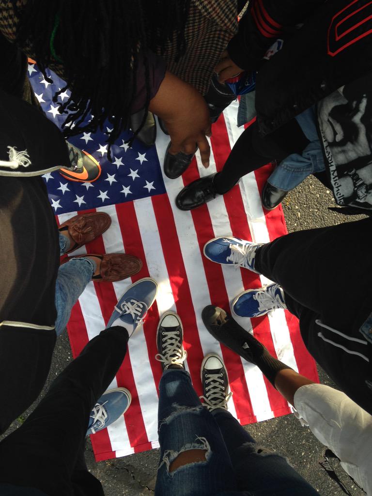 LucasxChris's tweet photo. "We built this nation and get none of the benefits" -Tupac

#EricSheppard http://t.co/rvYZN5Ne7r