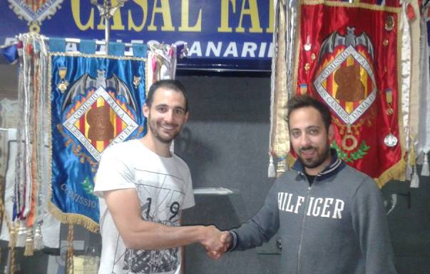 La Falla Dama de Elche ficha a Pasky y renueva a <a href="/FernandoFoix/">Fernando Foix</a> cendradigital.com/2015/04/24/la-… #fallas #falles