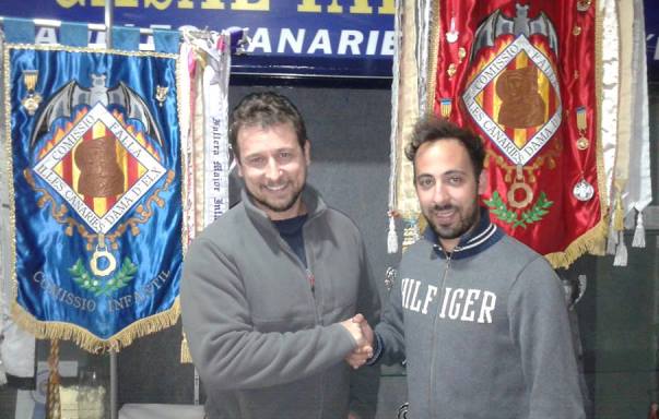 CendraDigital's tweet photo. La Falla Dama de Elche ficha a Pasky y renueva a @FernandoFoix http://t.co/w9ZZm2bJBI #fallas #falles http://t.co/OI5ISQ8eXj