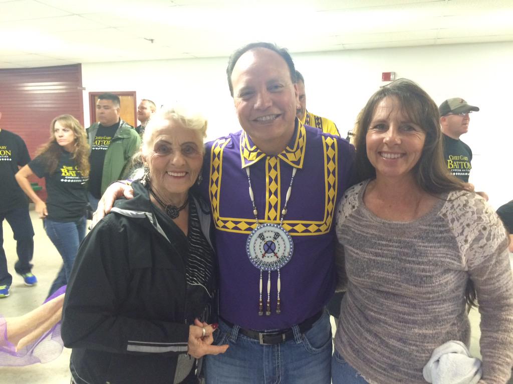 ChiefBatton's tweet photo. Peggy Hutson and Shelia Magby pose with Chief Gary Batton at the kickoff.
#BattonIsMyMiko http://t.co/2R5PvhDIiB