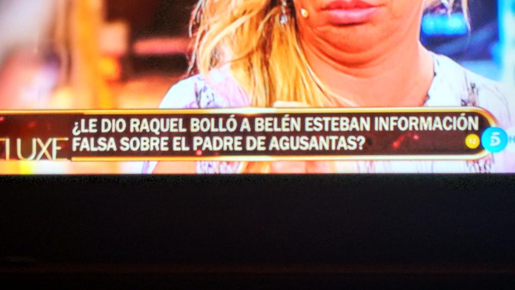kike_rosa's tweet photo. @SalvameDeluxeT5 no está muy eficiente hoy el que escribe los letreros eh.. "Bolló" "dio" "agusantas" http://t.co/cnRxsNVqKZ