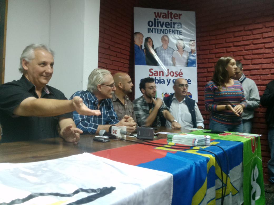 nico_socialista's tweet photo. Lanzamiento de la 901001 San José pasa al Frente! @ArielLataFA @jsu90ps @Socialistas90 @Frente_Amplio http://t.co/V0bd4i0IgX