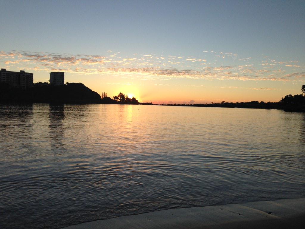 OceanBlueGlass's tweet image. #AnzacDay #dawnservice #TweedHeads