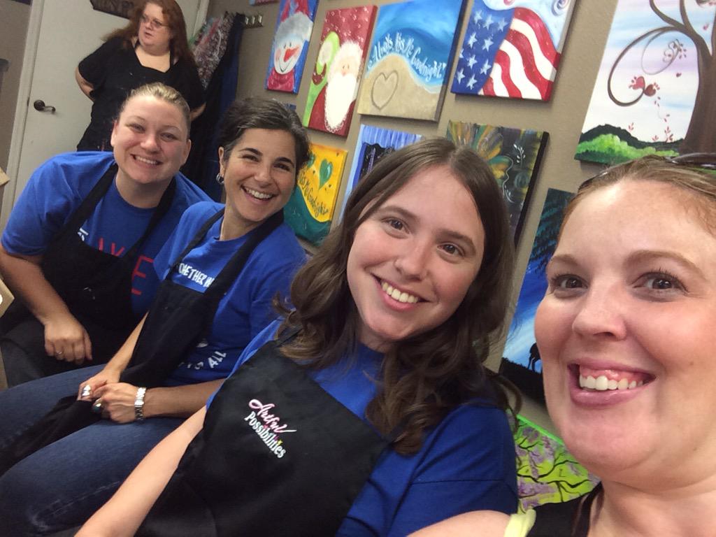 CotnerHudsonEl's tweet photo. 5th grade ready to paint http://t.co/lmgVvH9fpl