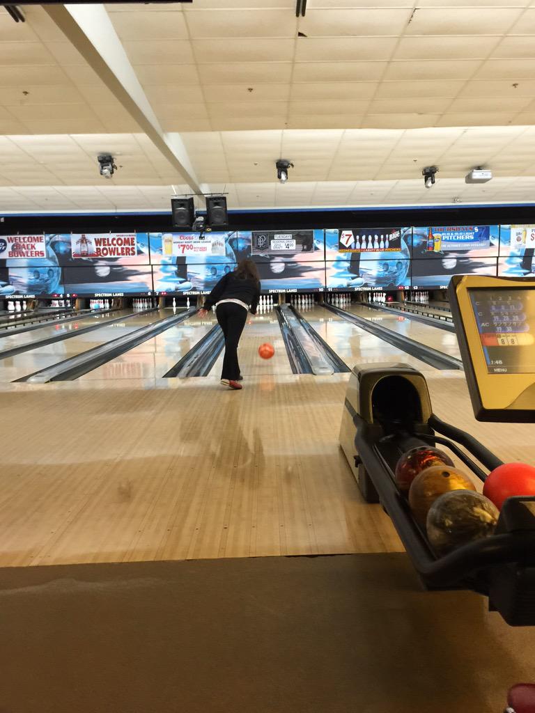 ACupfromAshes's tweet photo. @tiffany_anna bowling, good times #beauTIFul http://t.co/NOxWW4VgUp