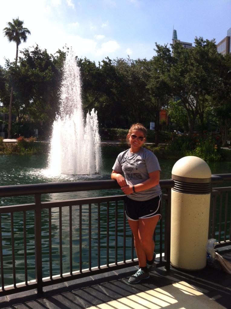 tigerdeca's tweet photo. Exploring Orlando☀️😄🌴  (aka getting lost) #DECAICDC http://t.co/hId533iqKg