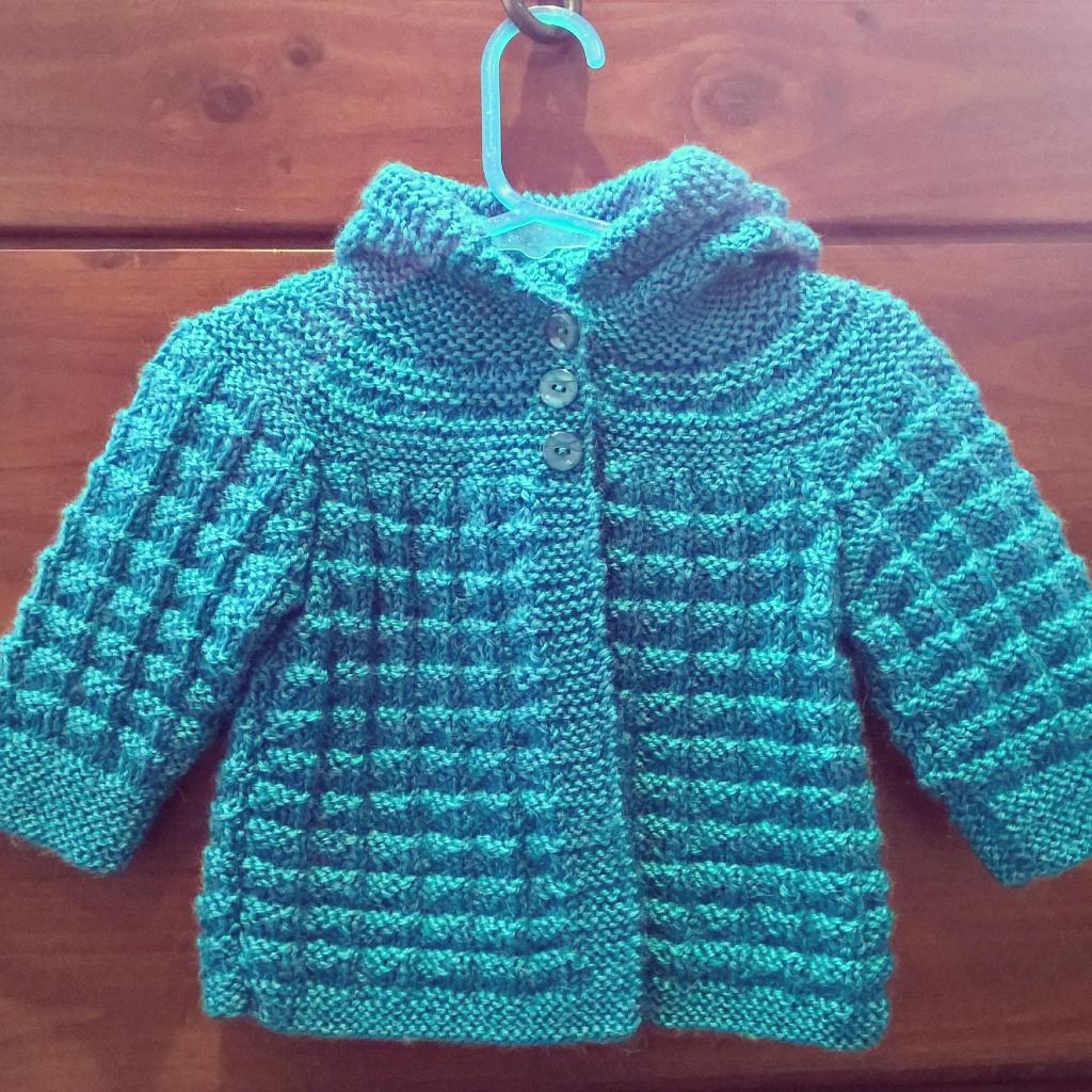 aimeecknits's tweet photo. Finished this wee jacket today - for my daughter's teacher's baby 🏫 http://t.co/LMFODzCfjK