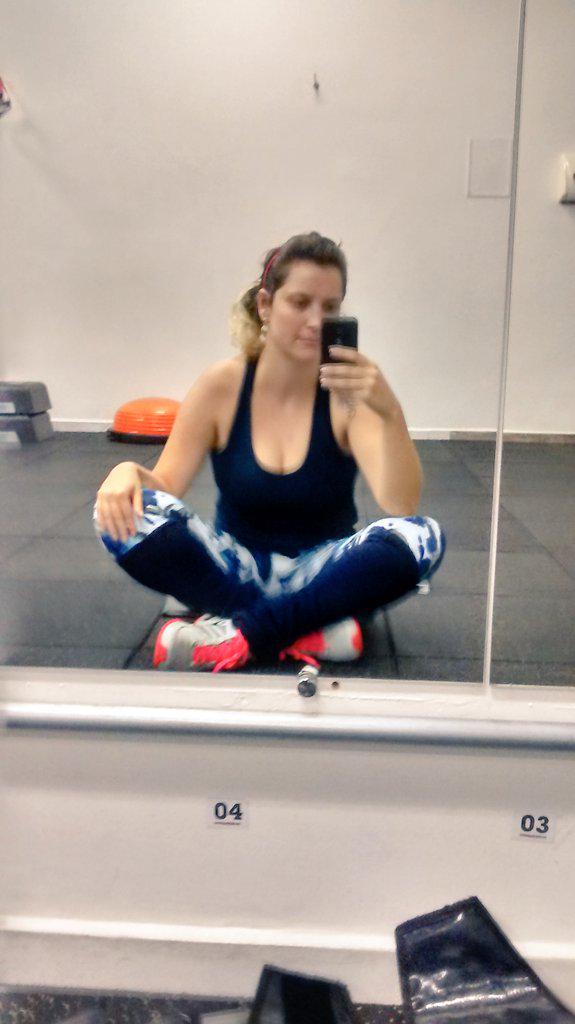 brupaese's tweet photo. Um exemplo para as gerações futuras http://t.co/7gnW8wcIBJ