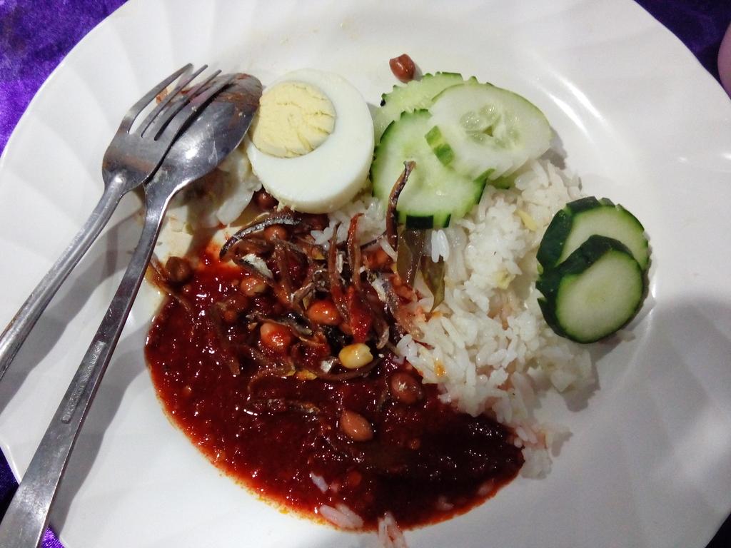 smffspu's tweet photo. Selamat pagi semua!!breakfast dari pangkor :)
#pangkorppofspu15
#smffspu
#fspuspirit
#fspudihatiku
#uitmdihatiku http://t.co/FEoZ50wElQ
