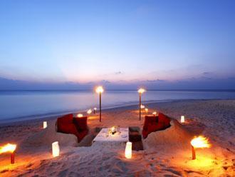 世界の超絶景 A Twitter モルディブ センターラ ラスフシ リゾート センターラグループが今年3月24日に開業したモルジブで2軒目の リゾートホテル 王様の島 を意味するこのホテルでは 美しい海でのマリンスポーツやロマンティックなビーチディナーが楽しめ