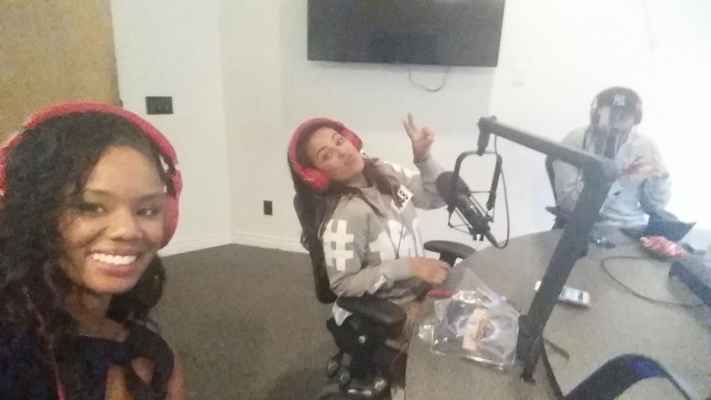 ashontifordlive's tweet photo. @MsTaber in the building !! #TeamTaber #DashStudio @ZoWilliams Voice of Reason http://t.co/D1p2Dklm1D