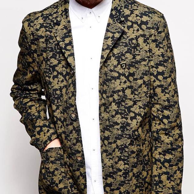 cleverpt's tweet photo. What do you guys think of this @farahmenswear blazer?? #HELP #menslook #menstyle #stylegui… http://t.co/ERQw0iT7Sa http://t.co/ZBoQvU1OPd
