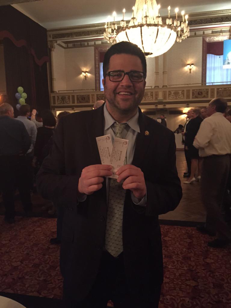 weconnectlife's tweet photo. Congrats @buffaloadam on your free @buffalobisons tickets! Enjoy & thanks for supporting Unyts! #BLB15 http://t.co/7YLfJA3w40