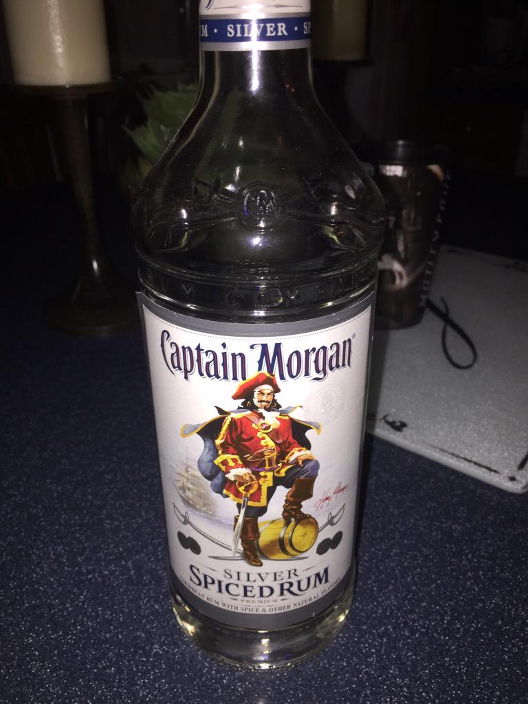 jman2772's tweet photo. @DEJunctionFest #tweetforatee I go nowhere without my captain http://t.co/Kh2nFJVmLq