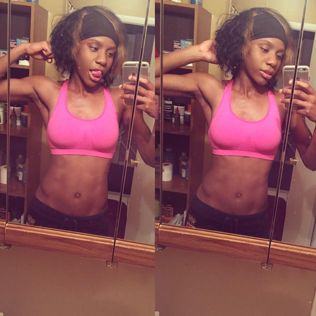 __CandaceJ's tweet image. #TeamNoStomach #TrackBody💪